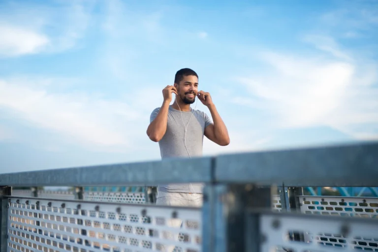 Personal finance minimalist approach gains traction among millennials